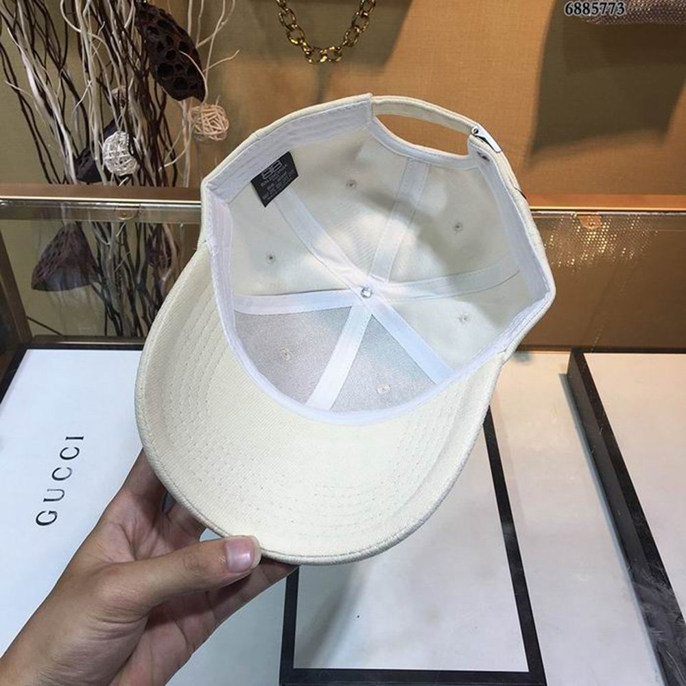 Ba*len*cia*ga hat